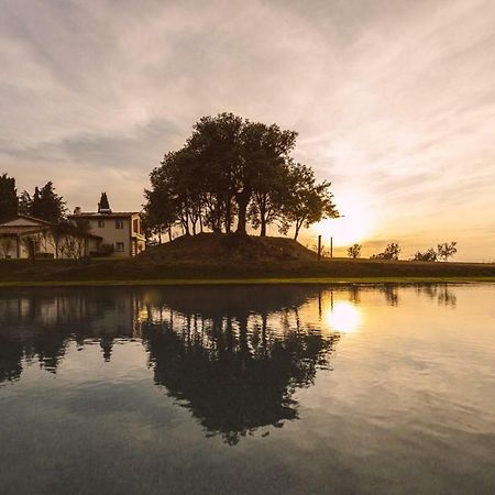 גאמבאסי Borgo Le Colline Luxury Agriturismo In Tuscany מראה חיצוני תמונה