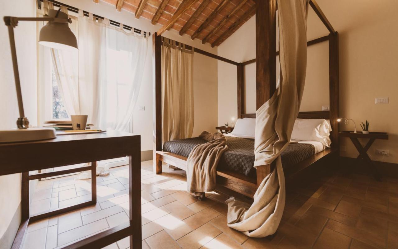 גאמבאסי Borgo Le Colline Luxury Agriturismo In Tuscany מראה חיצוני תמונה