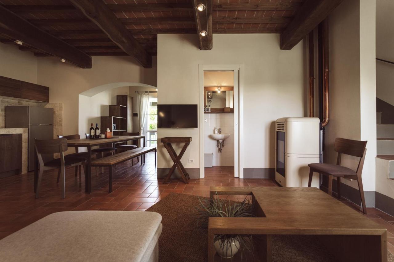 גאמבאסי Borgo Le Colline Luxury Agriturismo In Tuscany מראה חיצוני תמונה