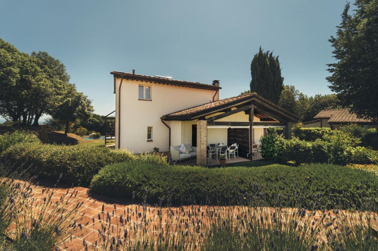 גאמבאסי Borgo Le Colline Luxury Agriturismo In Tuscany מראה חיצוני תמונה