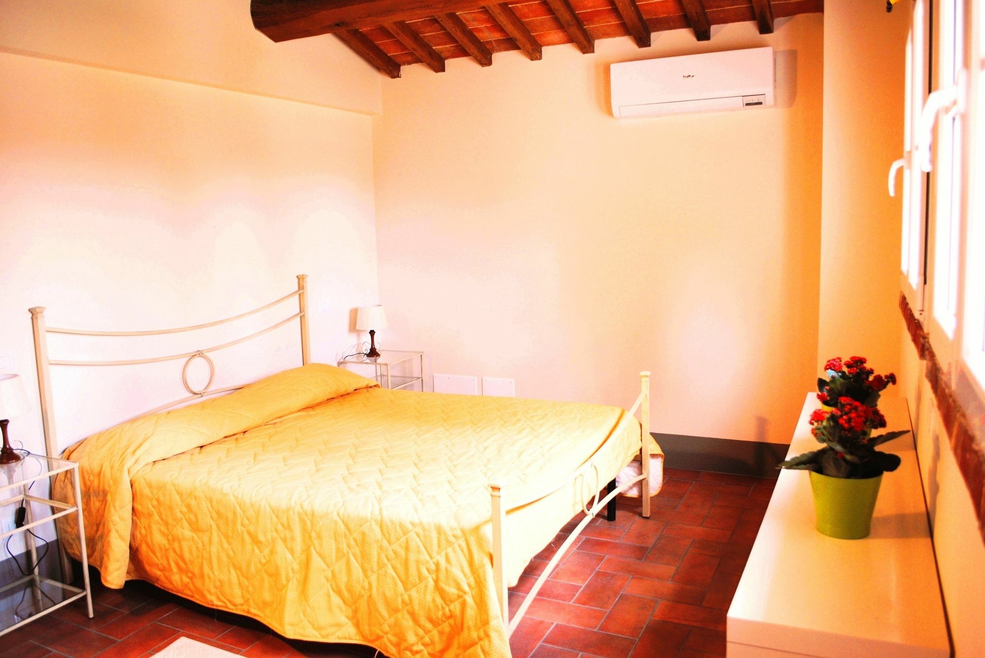 גאמבאסי Borgo Le Colline Luxury Agriturismo In Tuscany מראה חיצוני תמונה