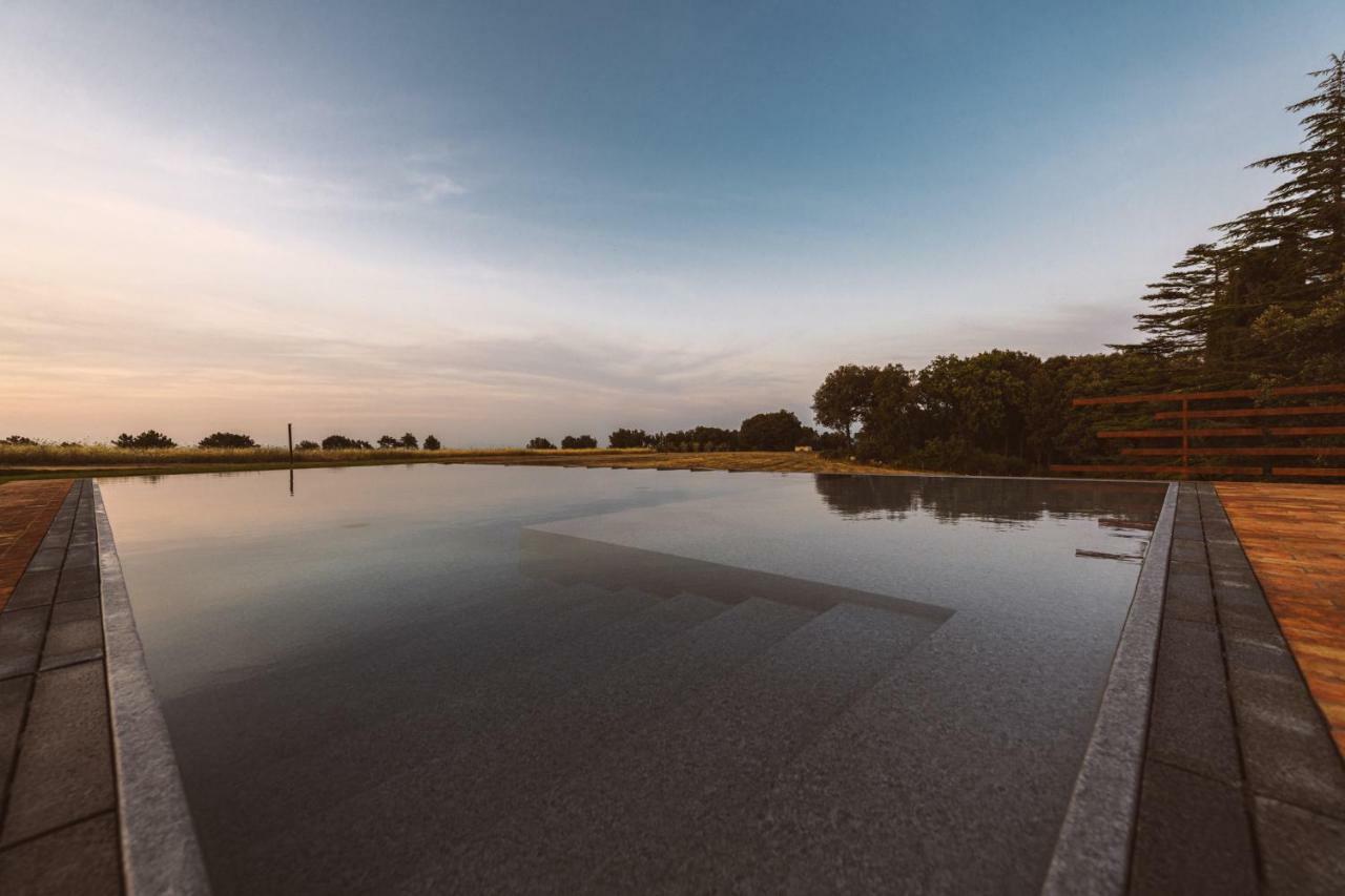 גאמבאסי Borgo Le Colline Luxury Agriturismo In Tuscany מראה חיצוני תמונה