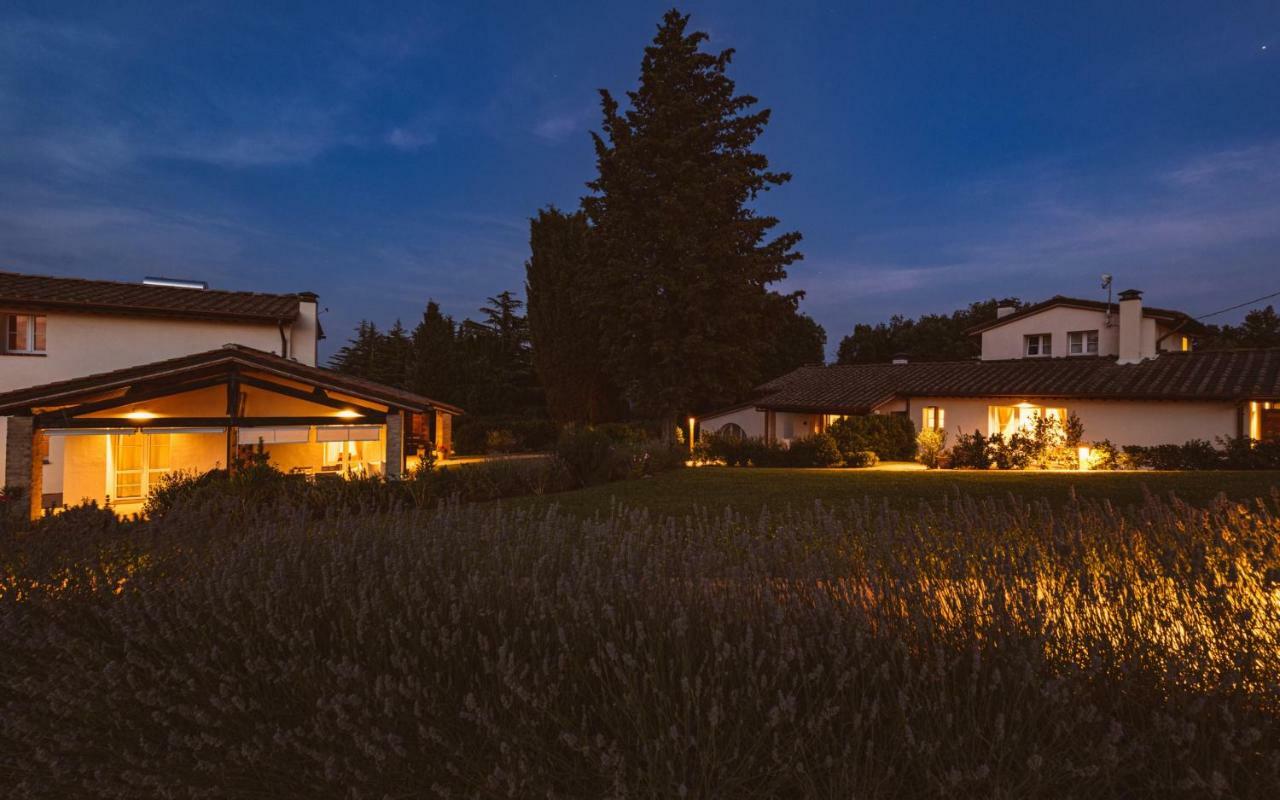 גאמבאסי Borgo Le Colline Luxury Agriturismo In Tuscany מראה חיצוני תמונה