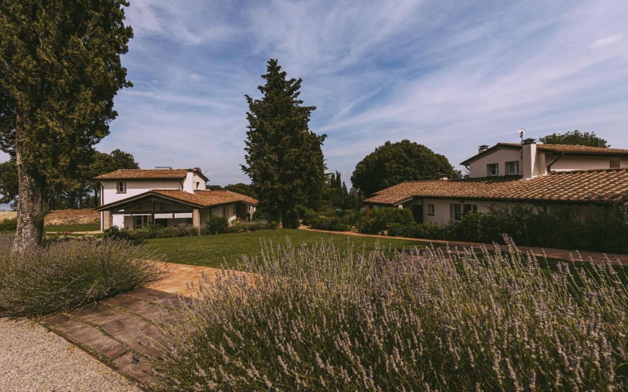 גאמבאסי Borgo Le Colline Luxury Agriturismo In Tuscany מראה חיצוני תמונה