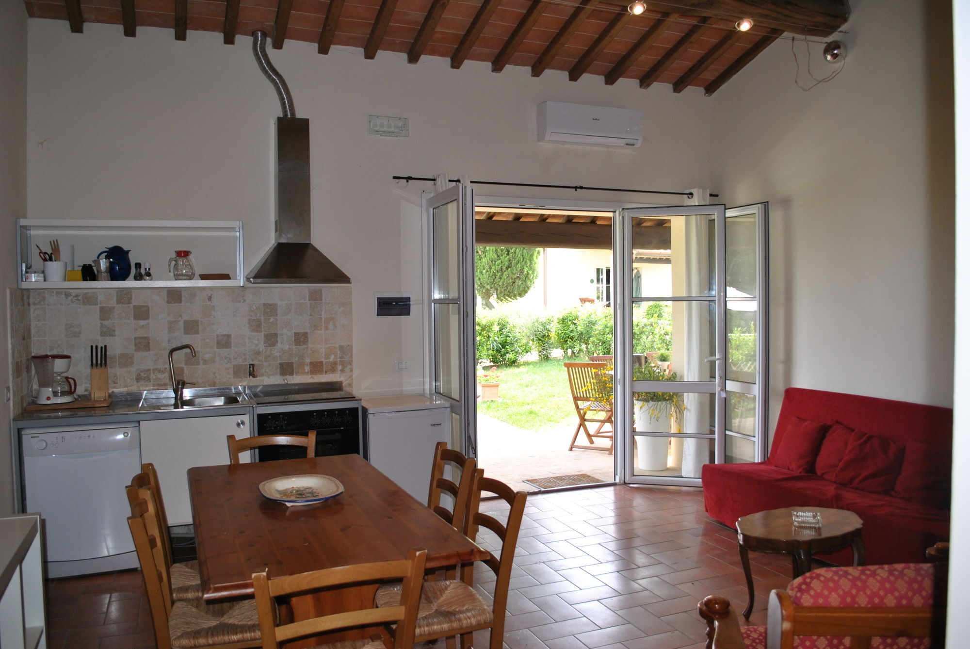 גאמבאסי Borgo Le Colline Luxury Agriturismo In Tuscany מראה חיצוני תמונה