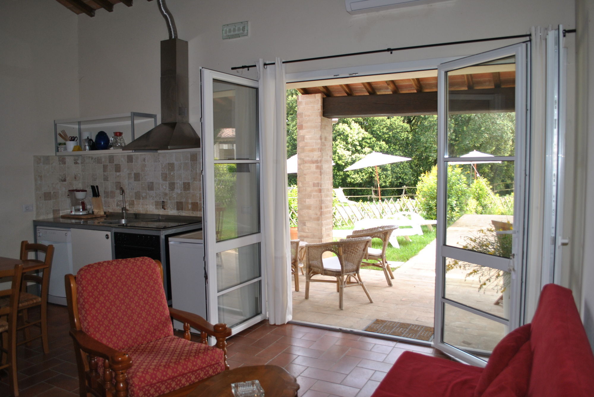 גאמבאסי Borgo Le Colline Luxury Agriturismo In Tuscany מראה חיצוני תמונה